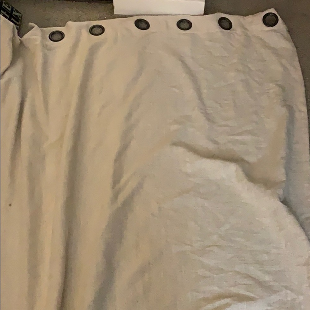 Curtain from threshold